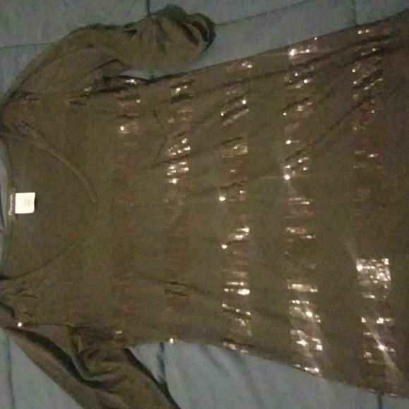 Fleurish Tops - Cute 3/4 sleeve sequin top